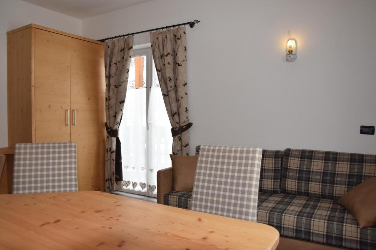 Hotel Valacia Pozza di Fassa Kültér fotó