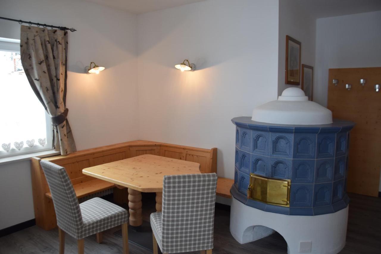 Hotel Valacia Pozza di Fassa Kültér fotó