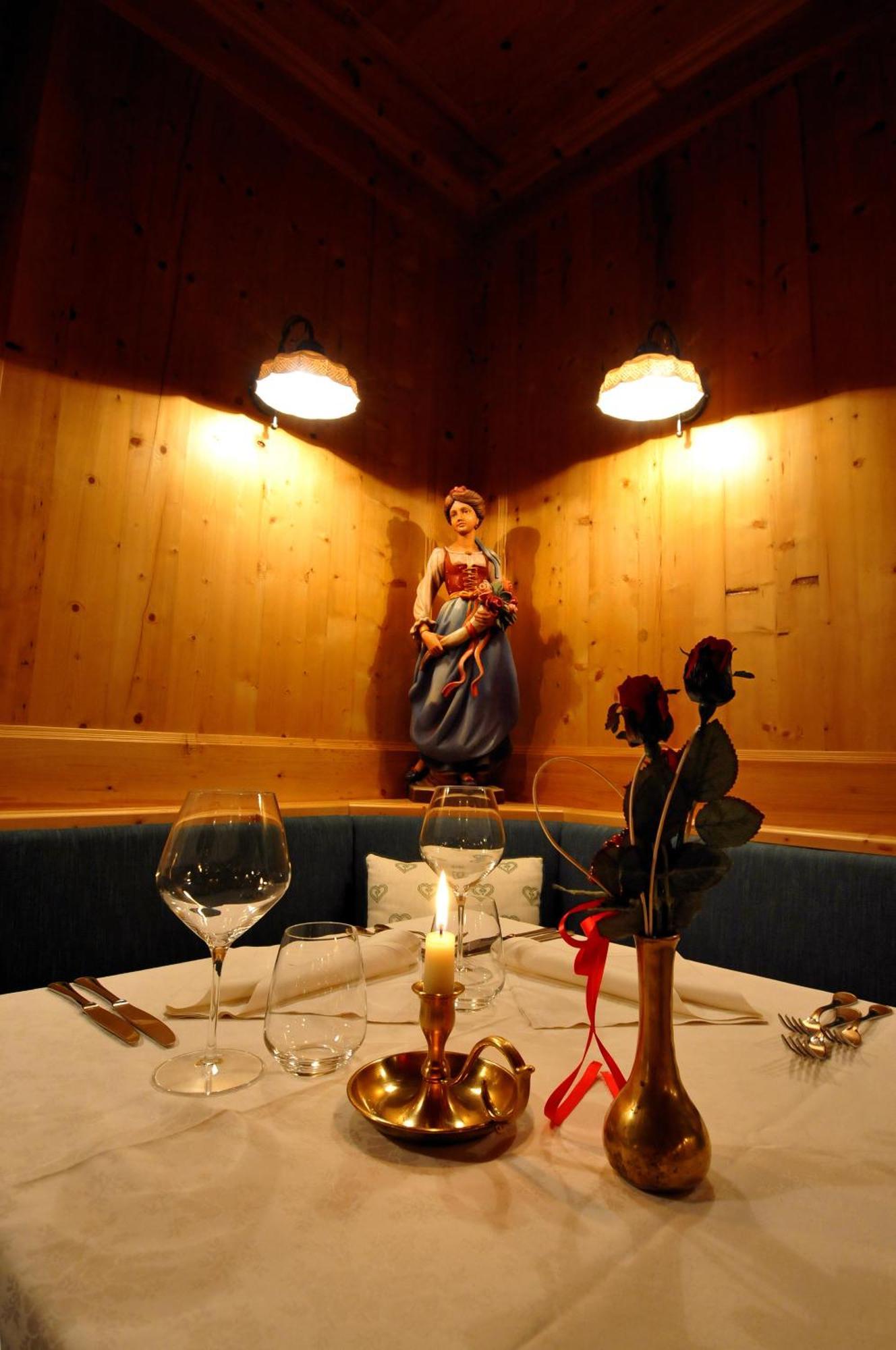 Hotel Valacia Pozza di Fassa Kültér fotó