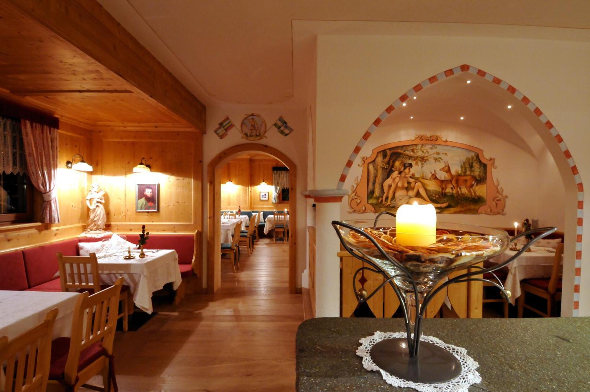 Hotel Valacia Pozza di Fassa Kültér fotó