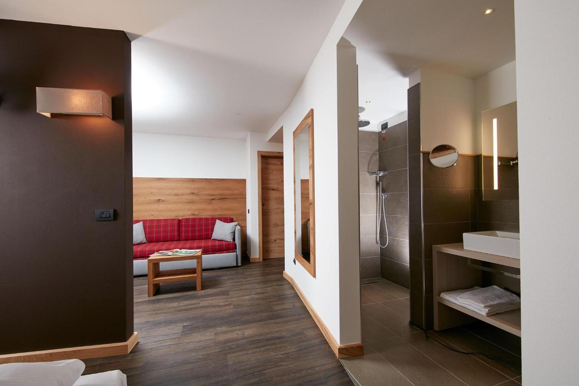 Hotel Valacia Pozza di Fassa Kültér fotó