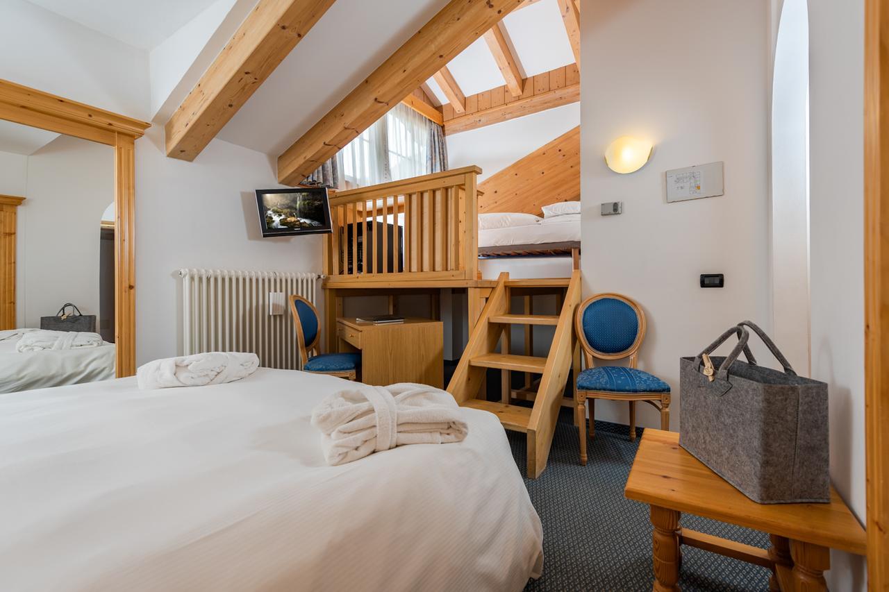 Hotel Valacia Pozza di Fassa Kültér fotó