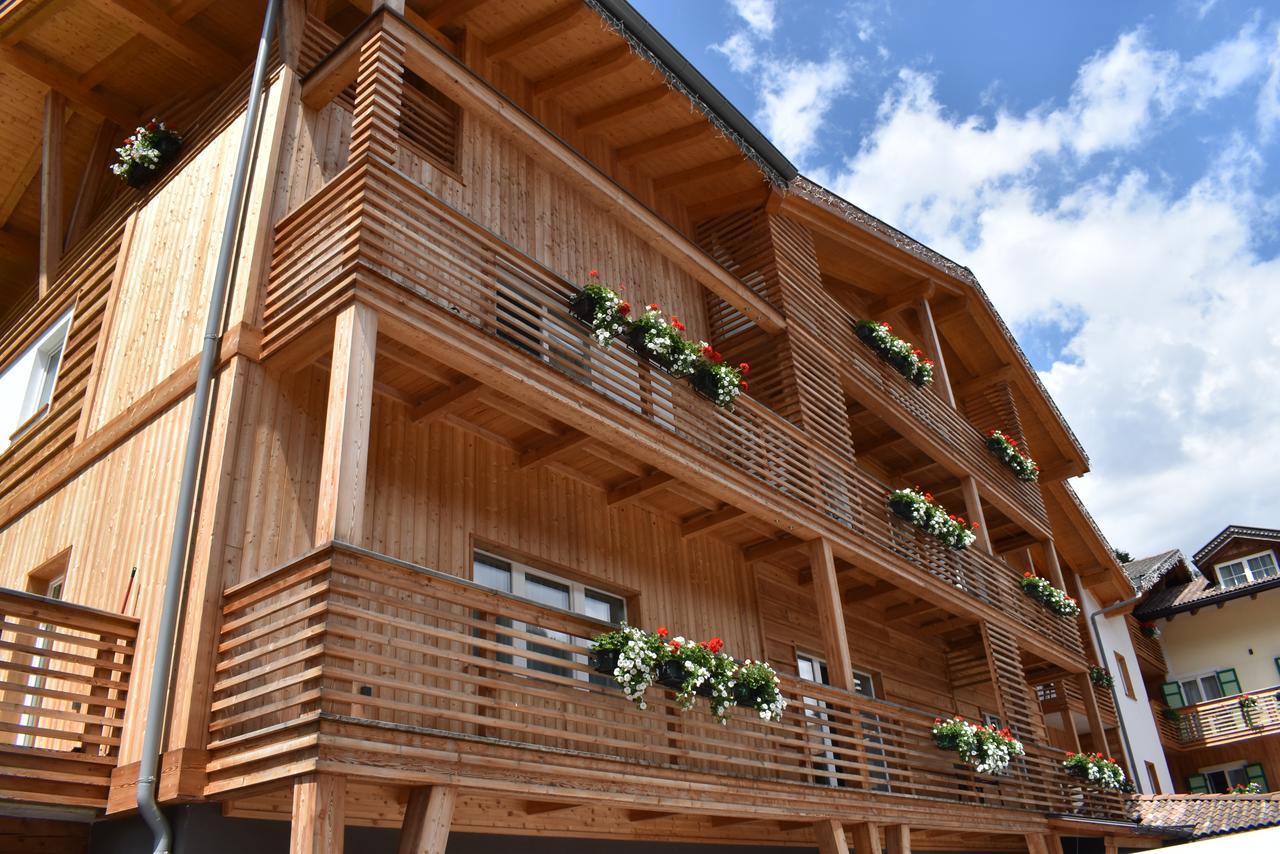 Hotel Valacia Pozza di Fassa Kültér fotó