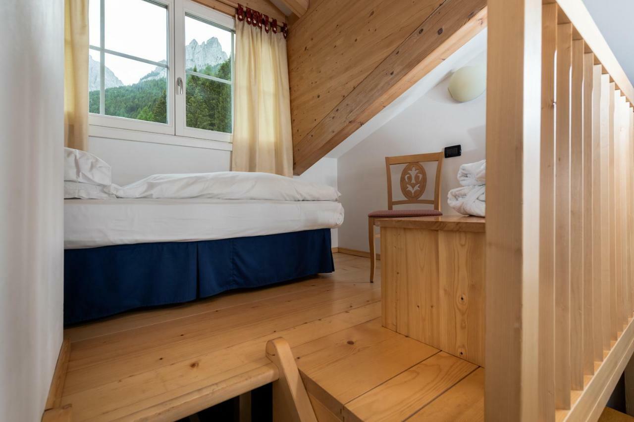 Hotel Valacia Pozza di Fassa Kültér fotó
